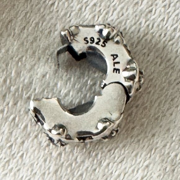 Pandora Magnolia Bloom Clip - Picture 3 of 3